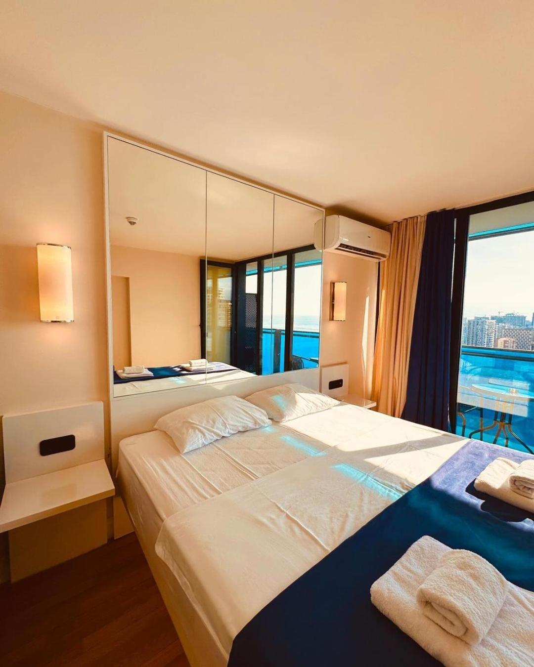 Orbi City Sea View Batumi Exterior foto